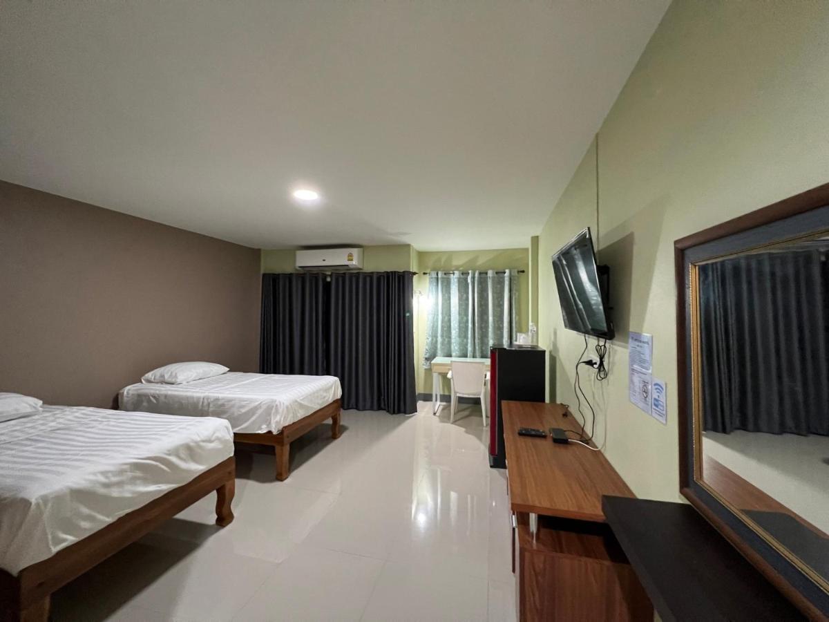 V Tharm Hotel ウドーンターニー エクステリア 写真