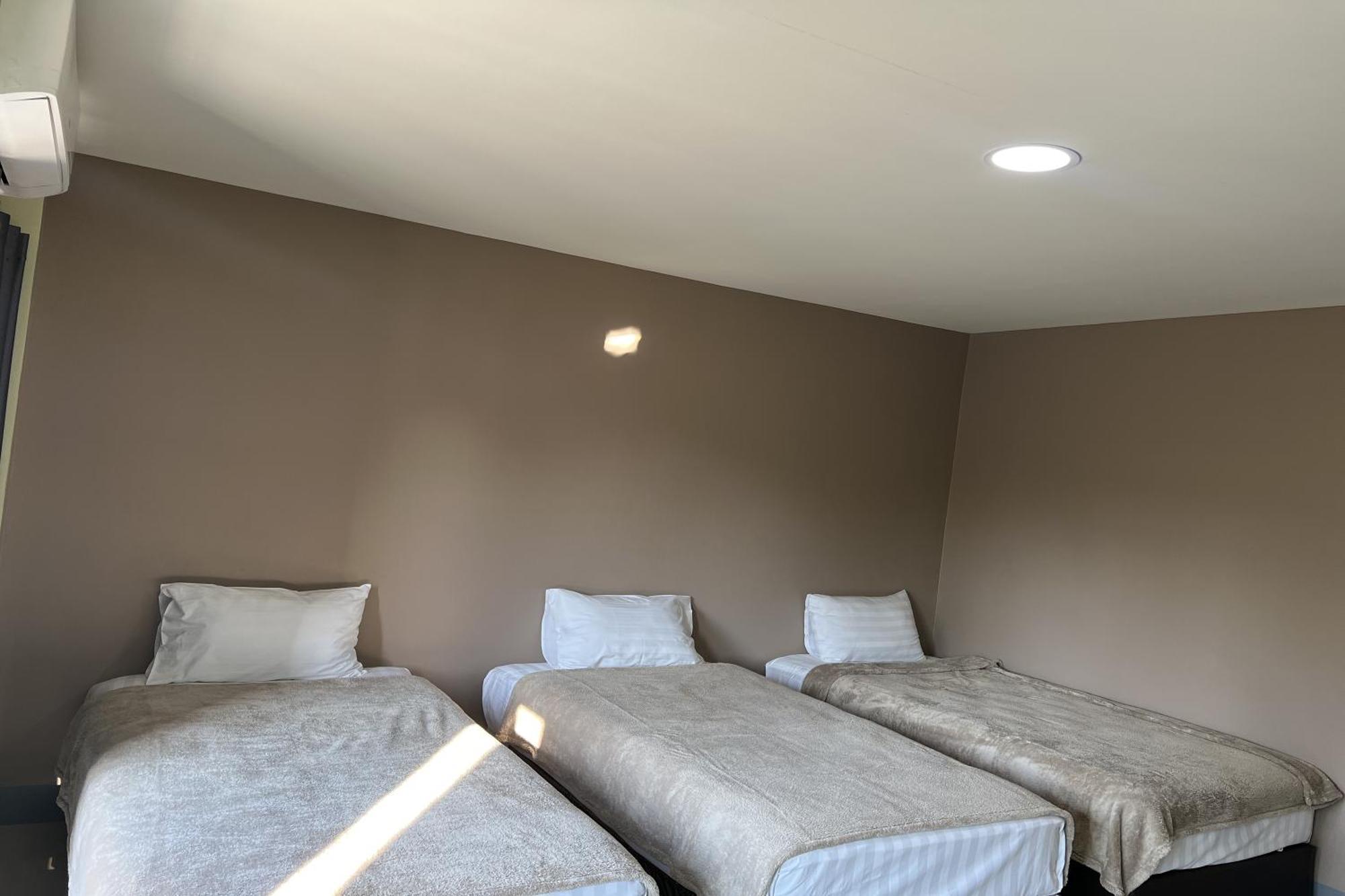 V Tharm Hotel ウドーンターニー エクステリア 写真