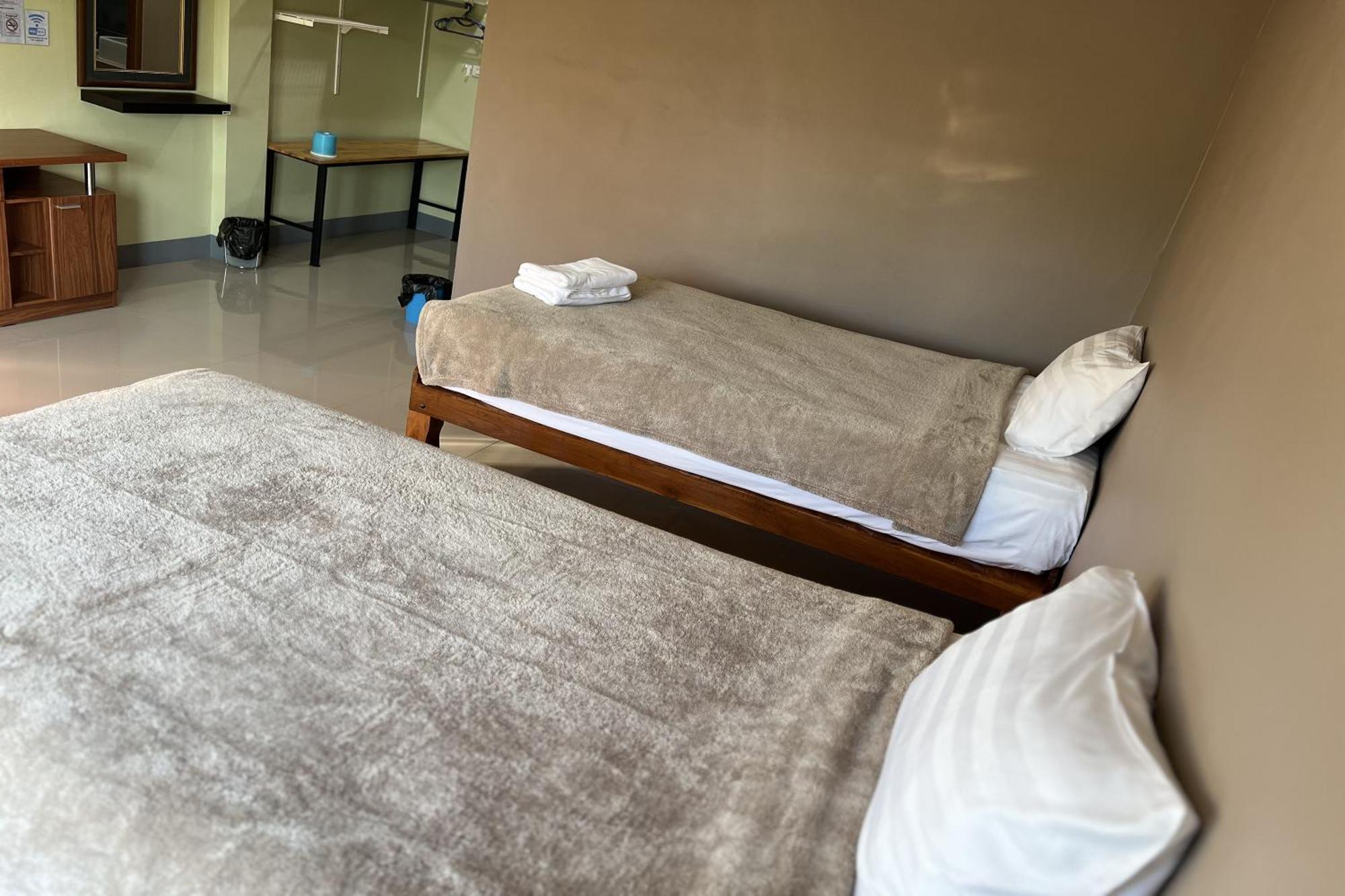 V Tharm Hotel ウドーンターニー エクステリア 写真