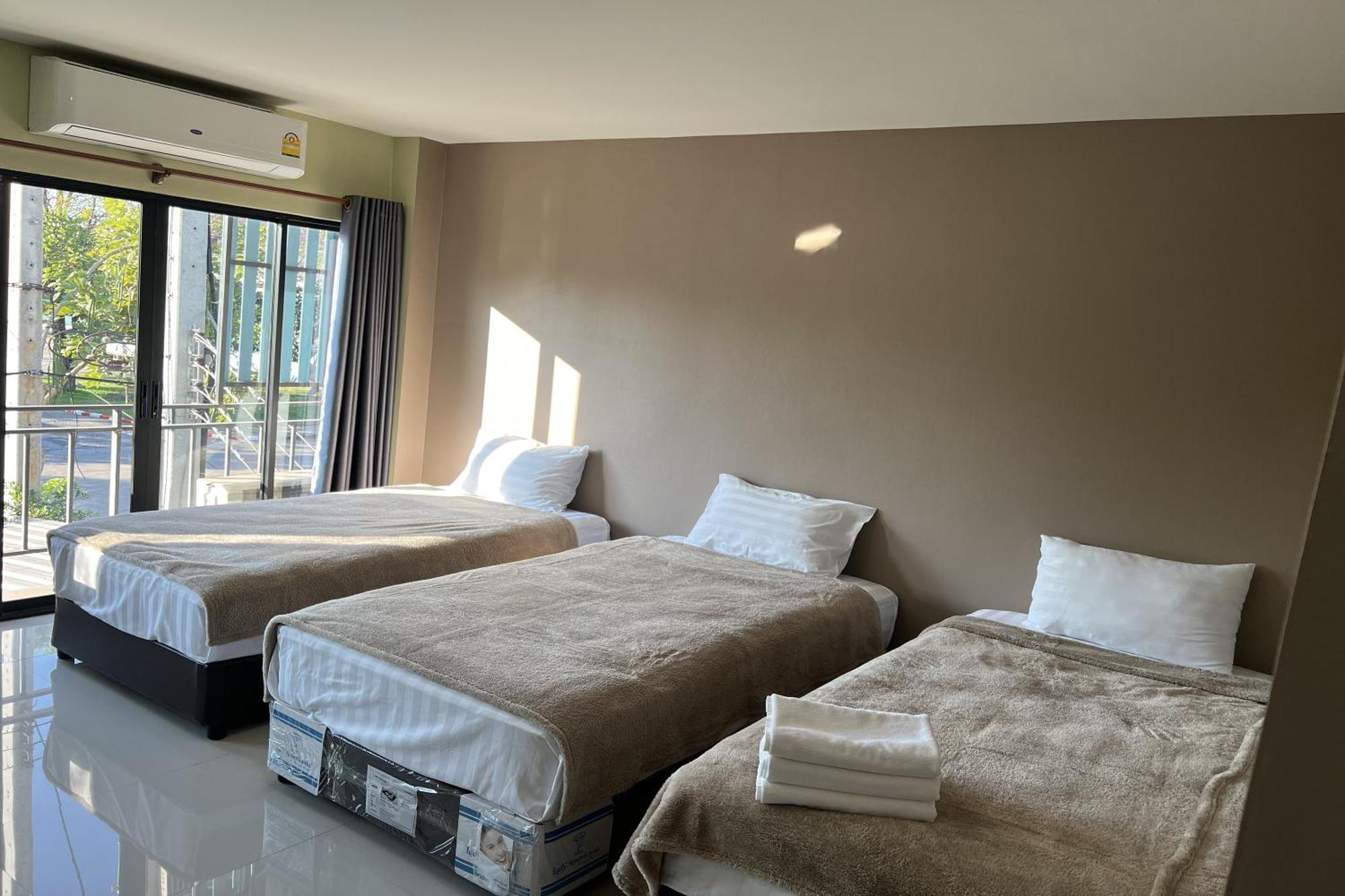 V Tharm Hotel ウドーンターニー エクステリア 写真