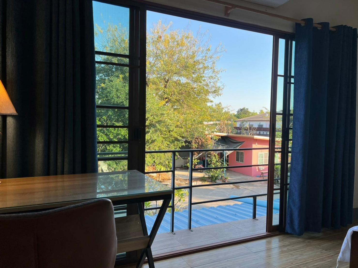 V Tharm Hotel ウドーンターニー エクステリア 写真