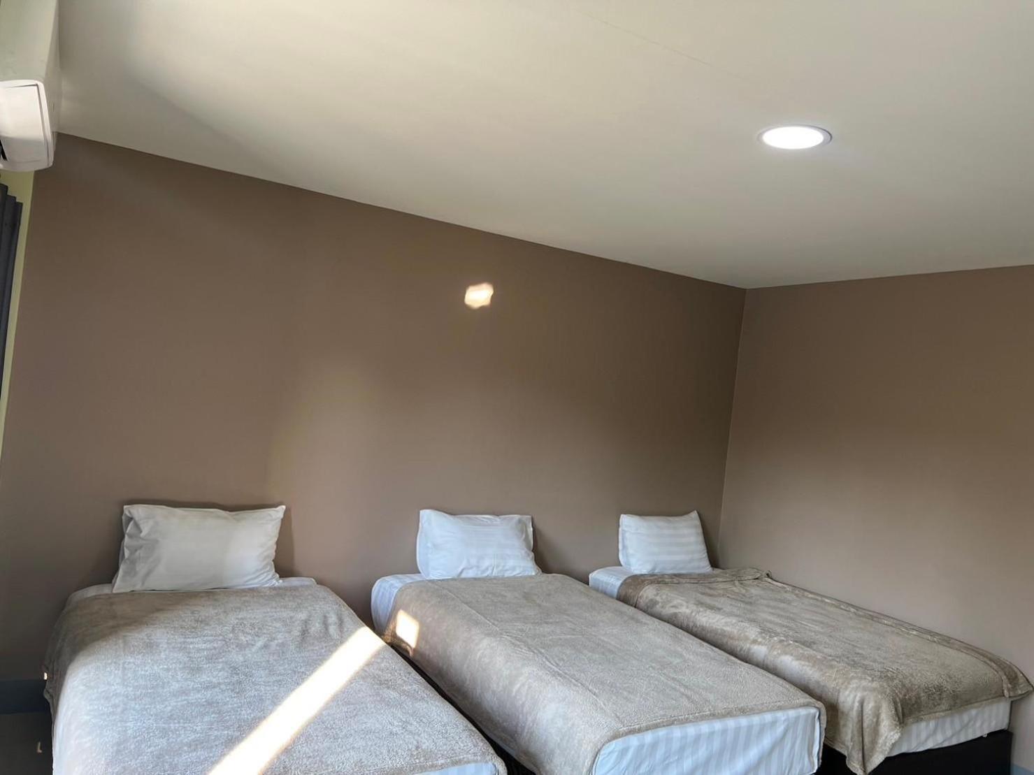 V Tharm Hotel ウドーンターニー エクステリア 写真